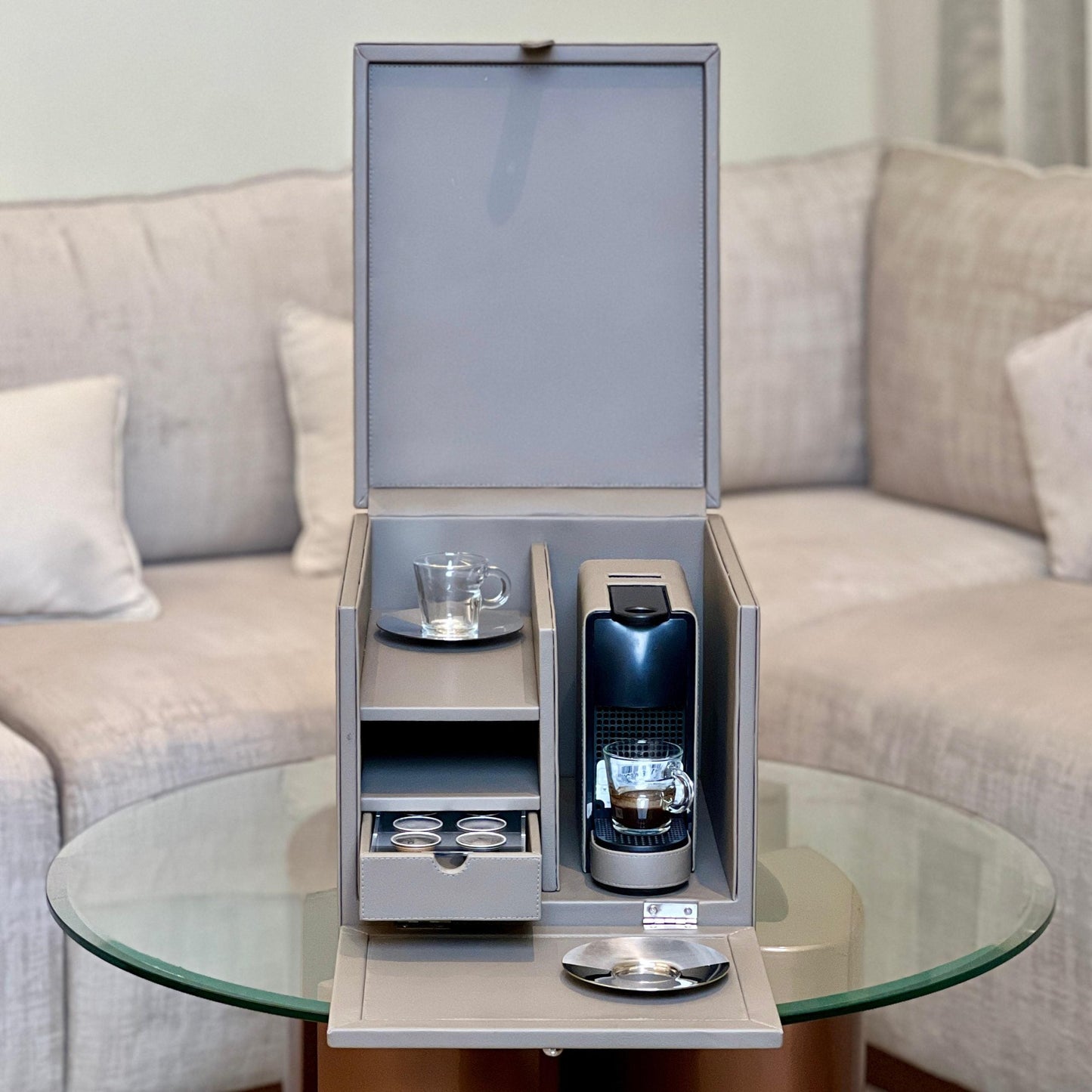 طقم إسبريسو فاخر باللون البيج